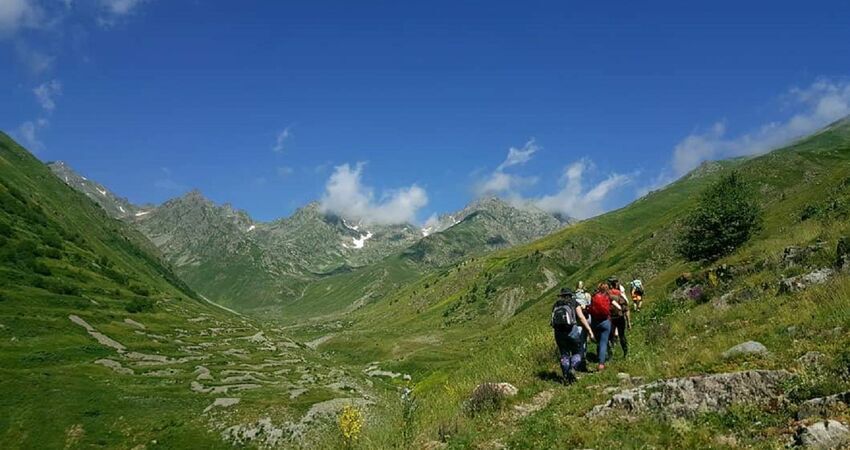 Kaçkar  Dağlarının Zirvesine Yolculuk  /  Trekking Turu 