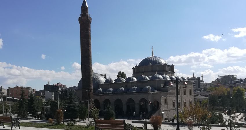 Karadeniz Batum Kars Erzurum Erzincan Sivas Turu